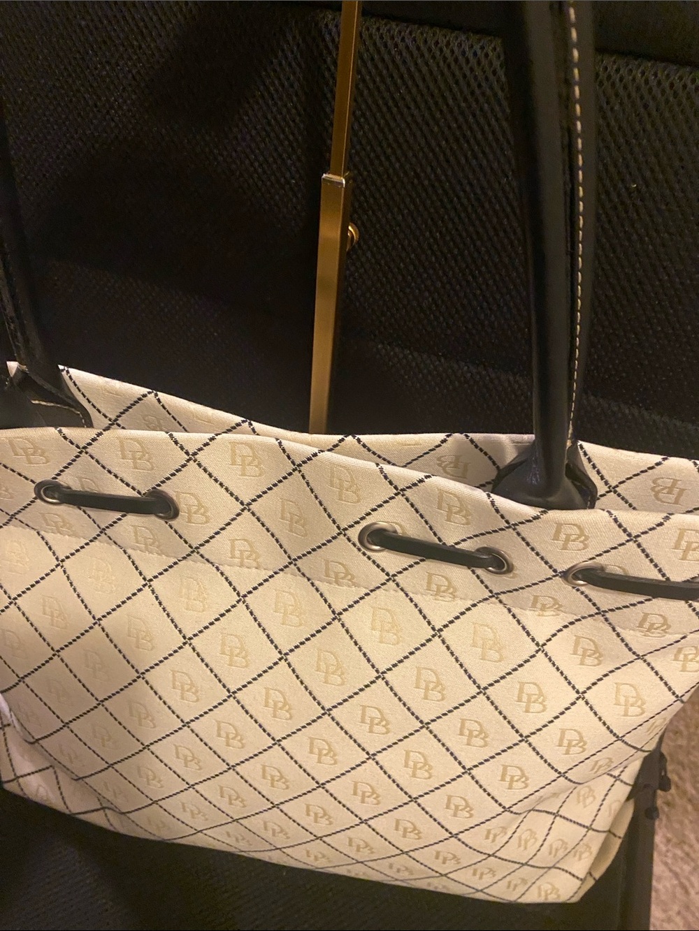 Dooney & Bourke EUC White Monogram Tote with Black Trim - Picture 4 of 9